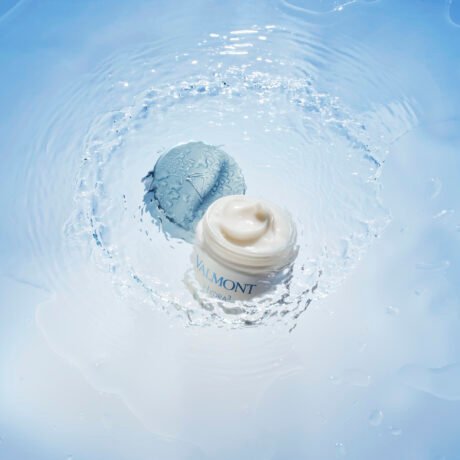 HYDRA3 CHARGING CREAM OPEN_LIFESTYLE_1x1_EXP02-2027